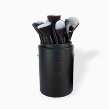 Cargar imagen en el visor de la galería, Muba Cosmetics - UNIVERSAL 18 BRUSH - HIGH END COLLECTION
