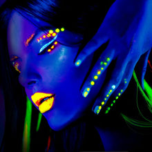 Cargar imagen en el visor de la galería, PaintGlow -  QUIT &amp; FAR
